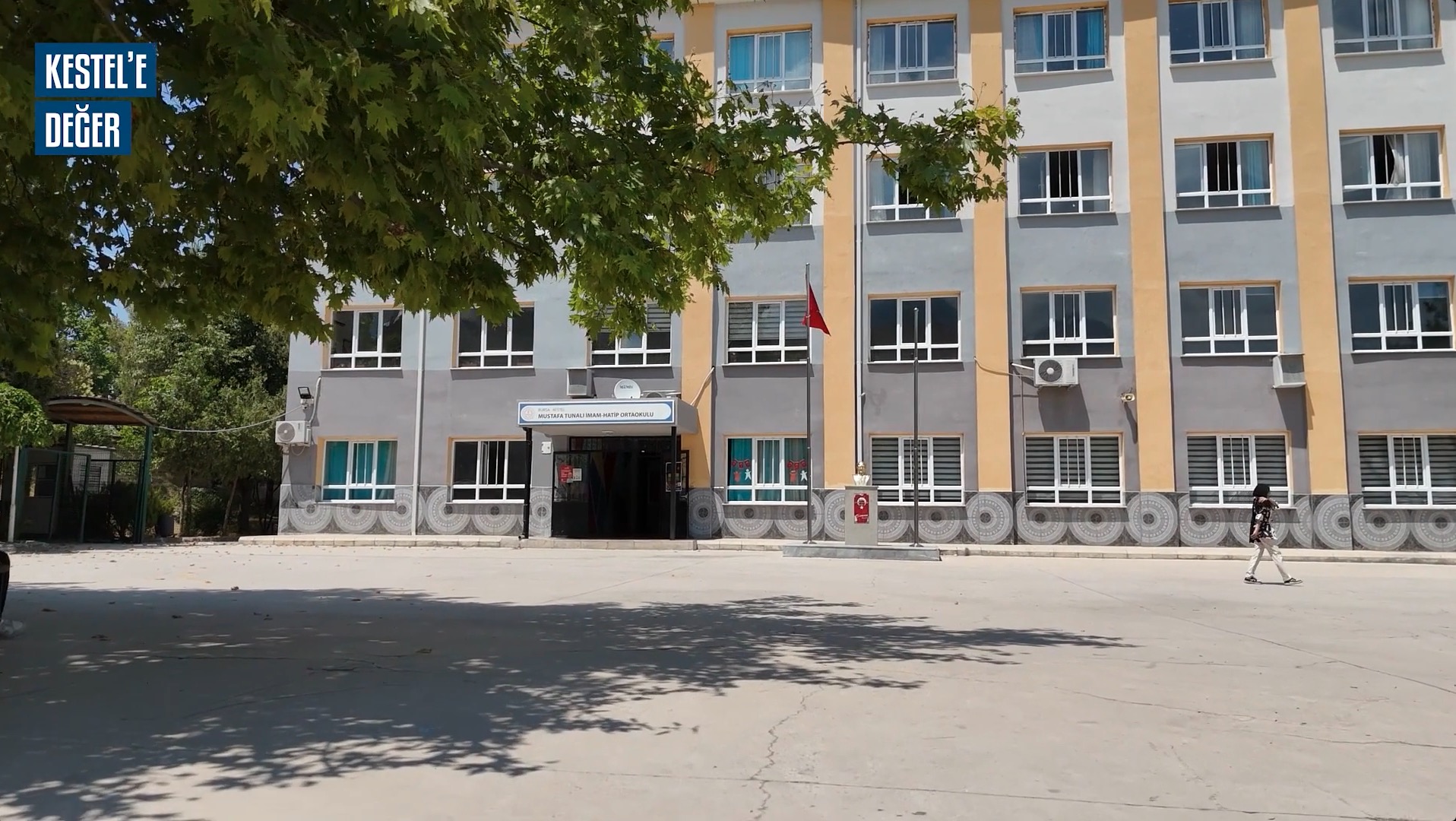 Çocuklarımızın eğitim yuvalarını daha güvenli, daha sağlıklı ve daha konforlu hale getiriyoruz.