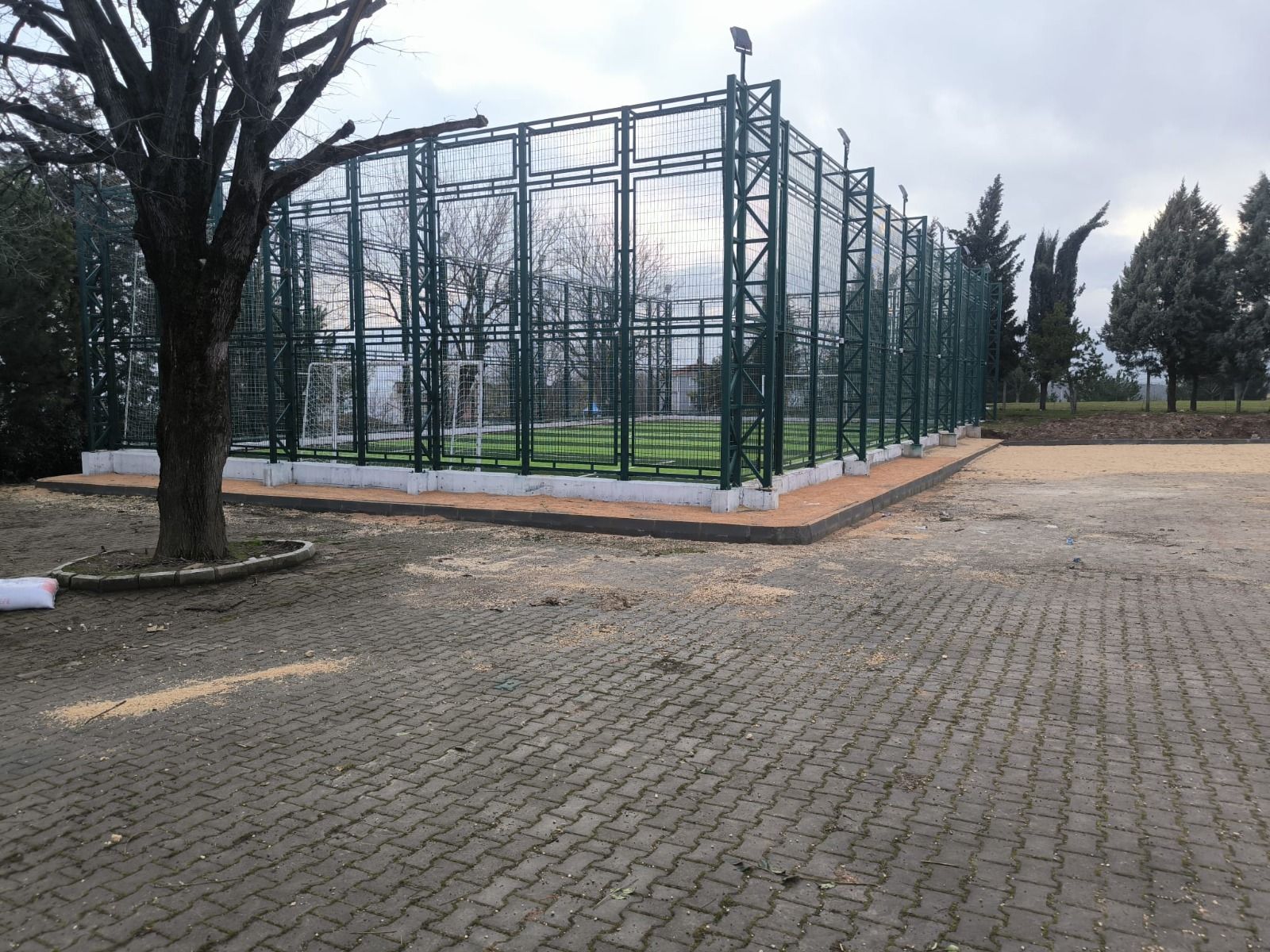 4 Adet Semt Sahası İnşaası 1 Adet Bakım Onarım