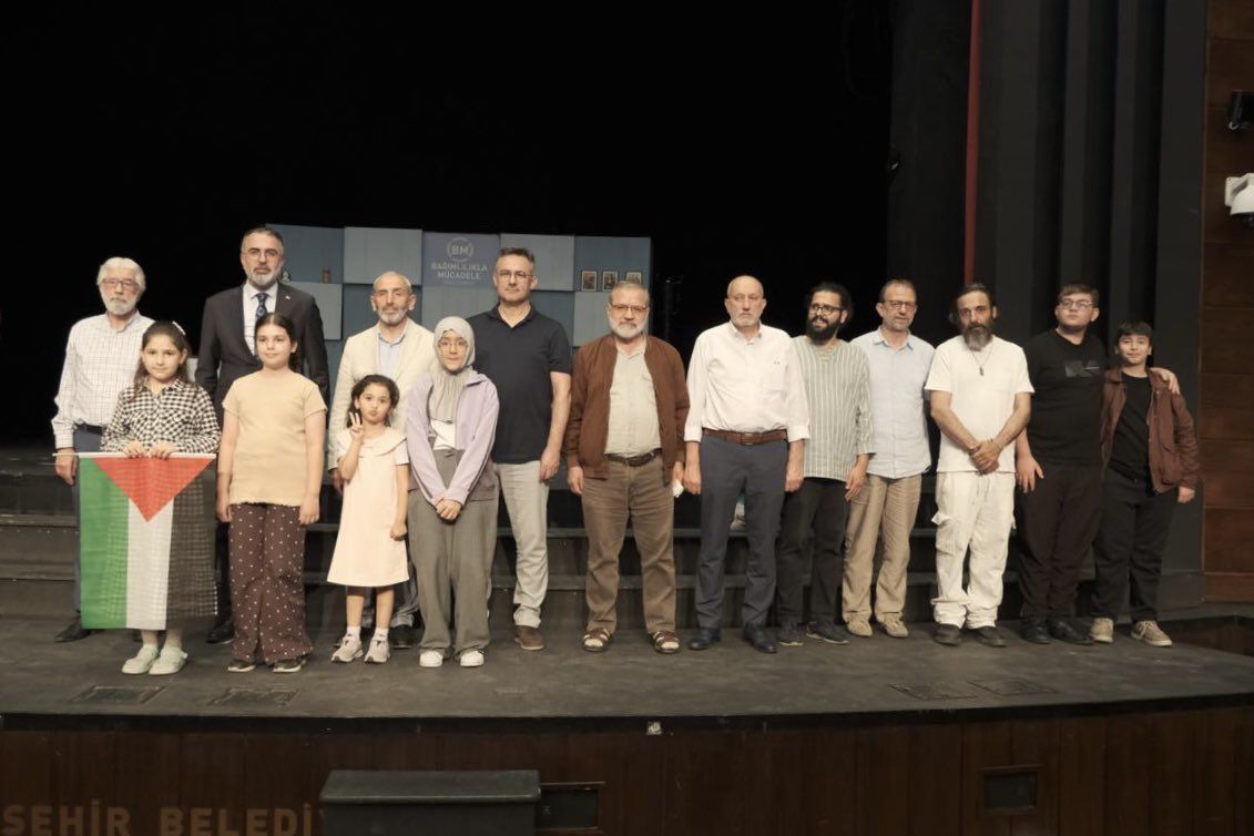 Bursa Gönüllü Kuruluşlar Platformu tarafından Filistin'e destek amacıyla düzenlenen geceye katıldık.