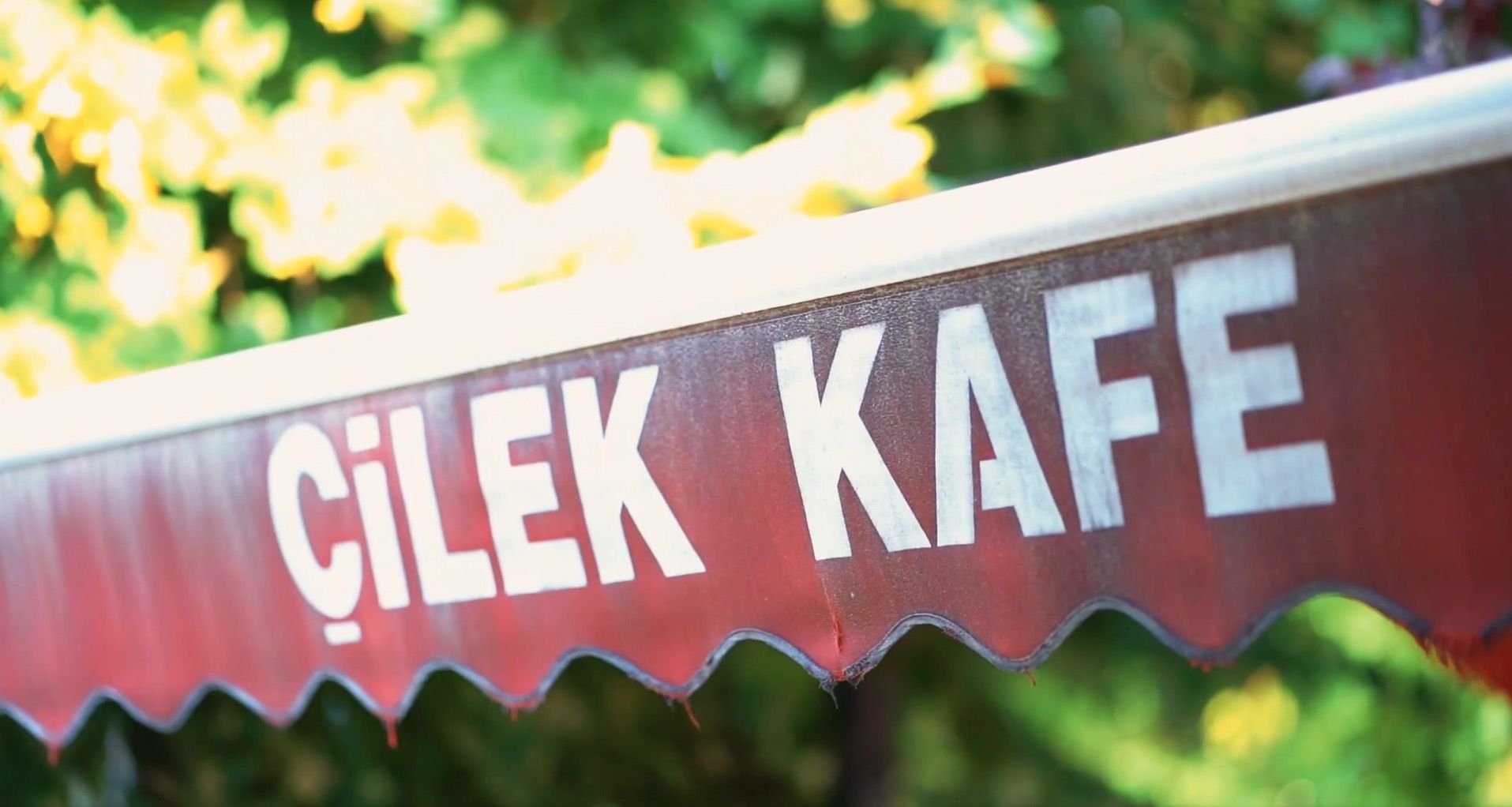 Keyifli sohbetlerinde ve lezzet dolu molalarında sizleri Kestel Belediyesi Çilek Kafe'ye bekliyoruz