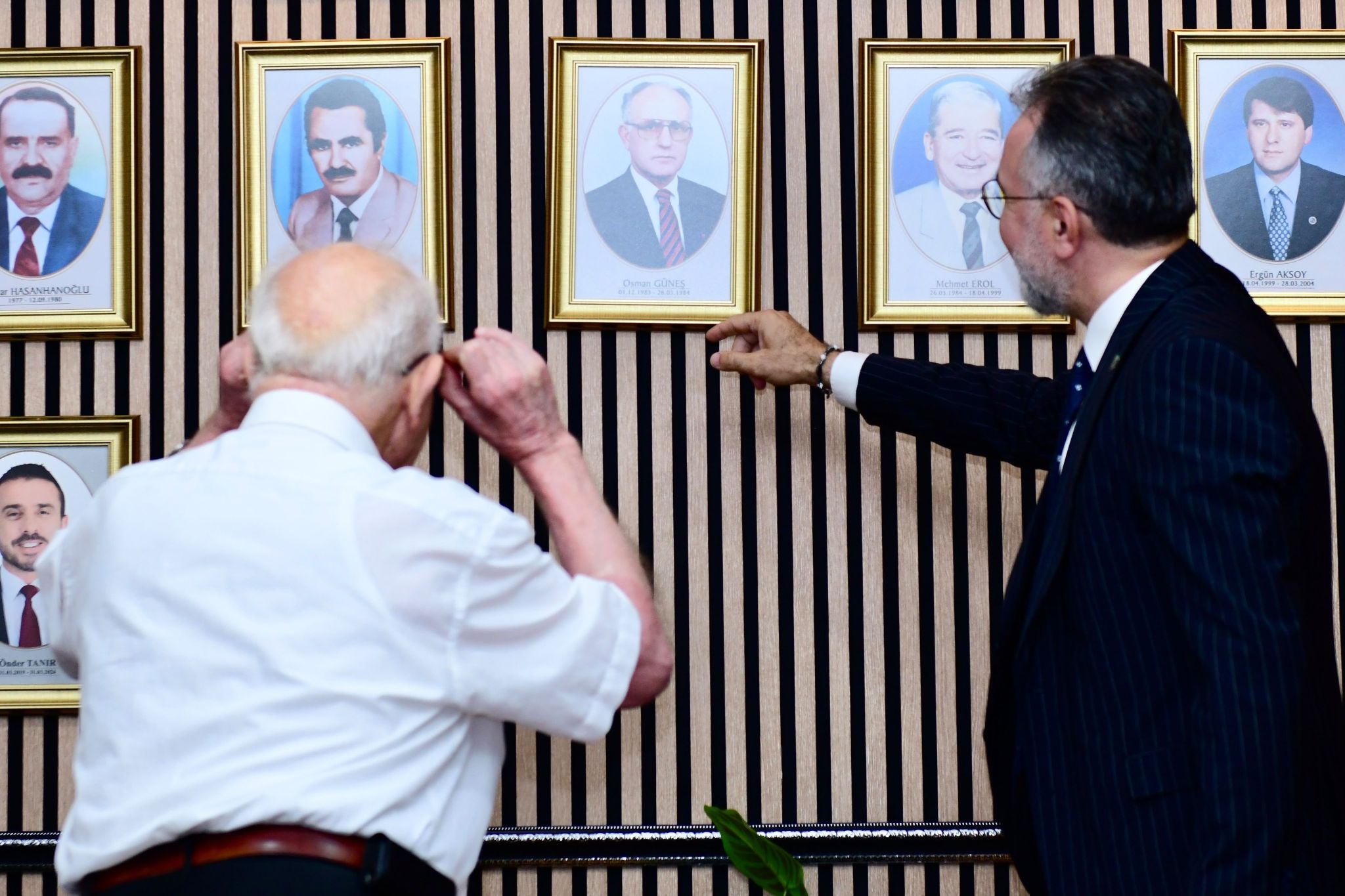 Kestel Belediyemize uzun yıllar hizmet eden Sayın Osman Güneş’i Belediyemizde ağırlamaktan memnuniyet duydum.
