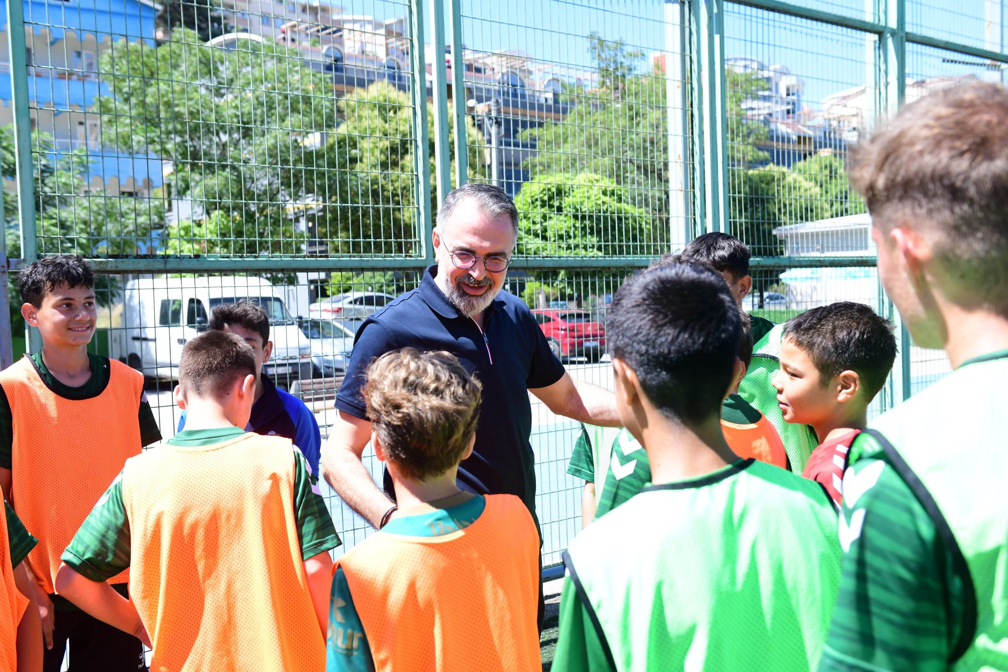 U14 takımımızın antrenmanını ziyaret ederek genç sporcularımızla bir araya geldik. 