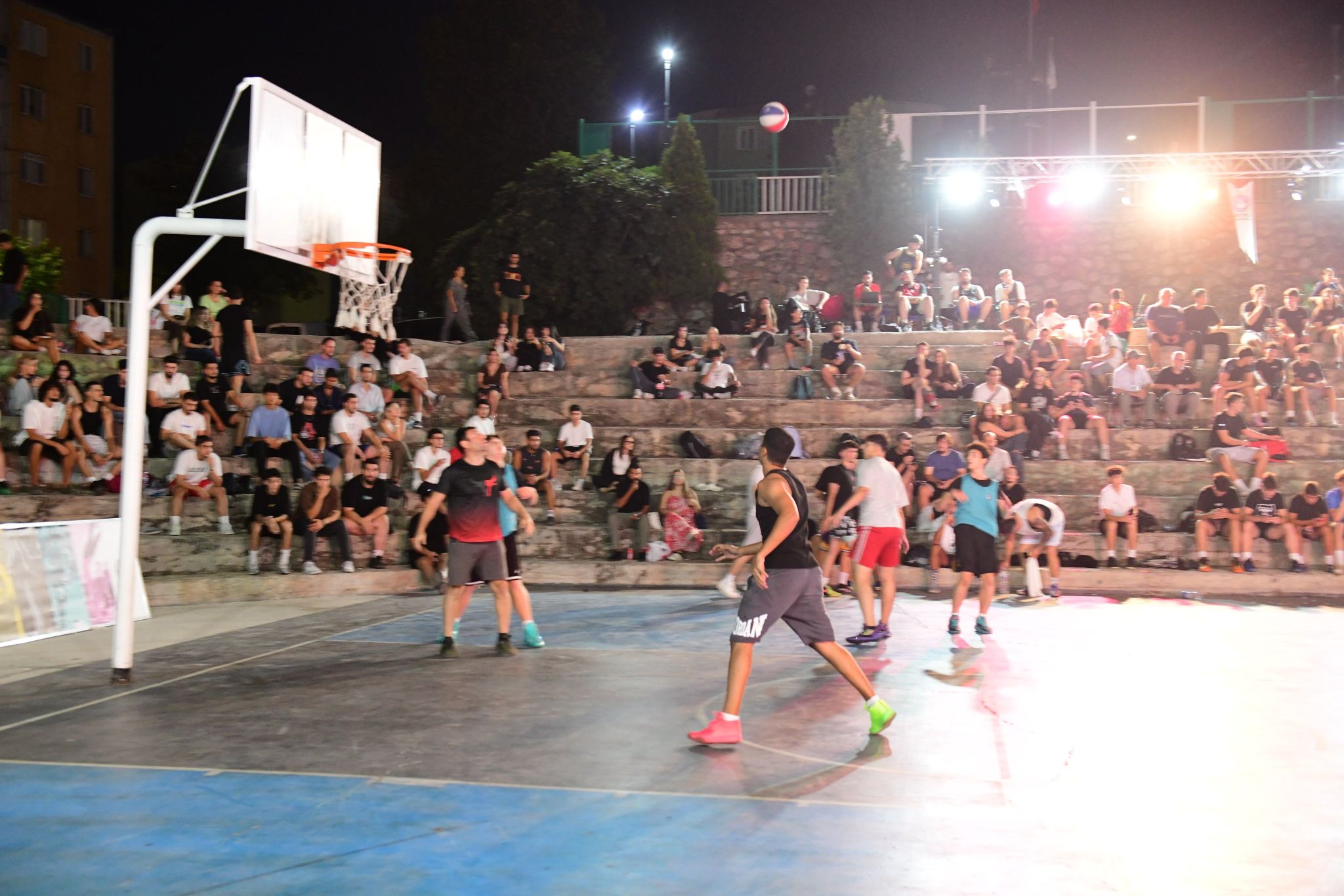 3x3 Basketbol Turnuvamızda heyecan ikinci gün karşılaşmalarıyla devam ediyor! 
